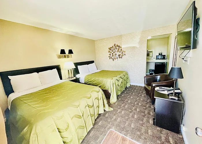Sage N Sand Motel